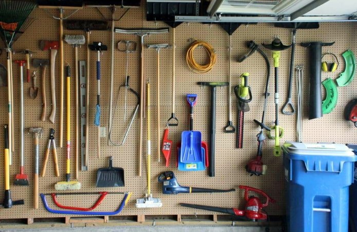 Outils sur surface perforée