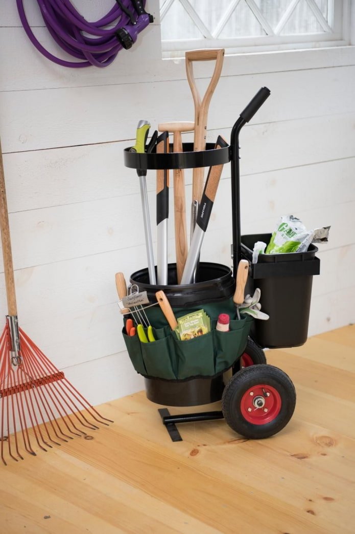 Baril pour outils de jardin