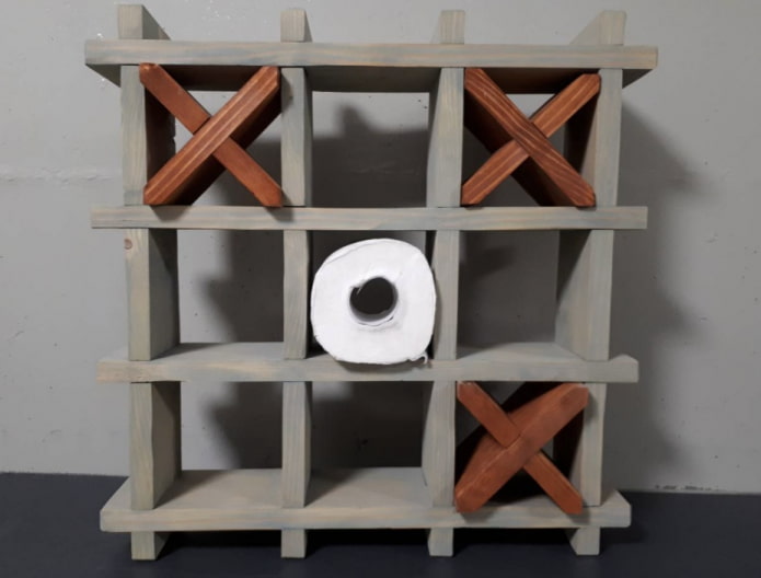 tic-tac-toe stand