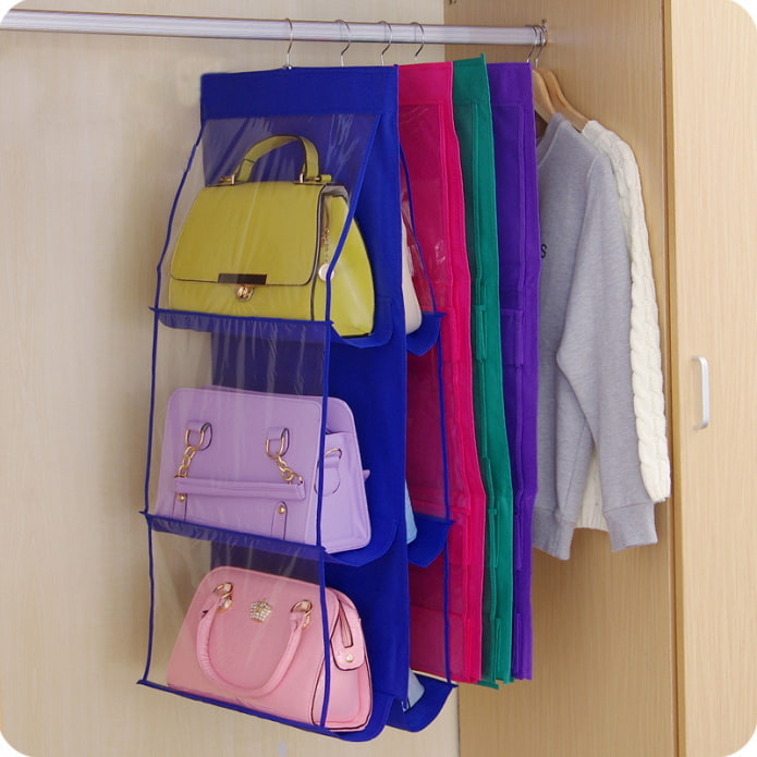 sacs dans le placard