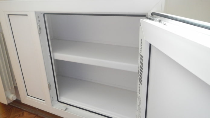 finition plastique du réfrigérateur d'hiver