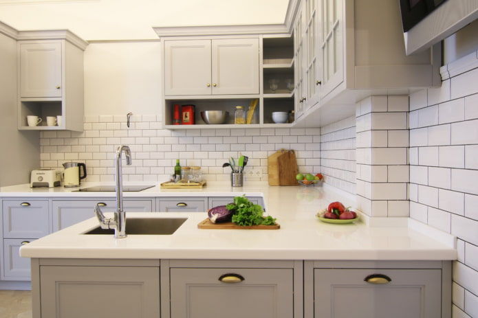 tablier en brique dans la cuisine