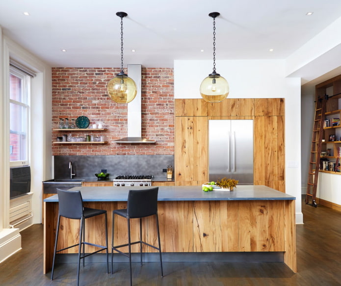 lampes élégantes sur une chaîne