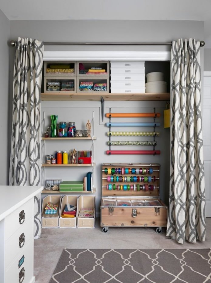 conception de garde-manger avec un atelier à domicile