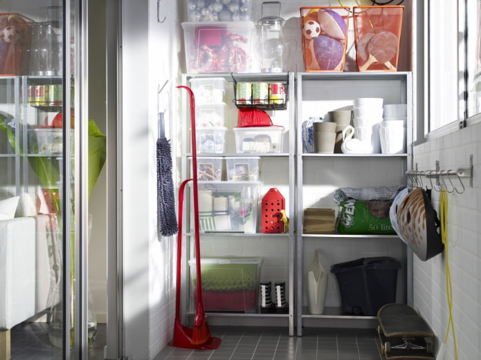 Espace de rangement à l'intérieur du balcon
