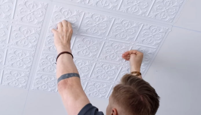 collage du plafond