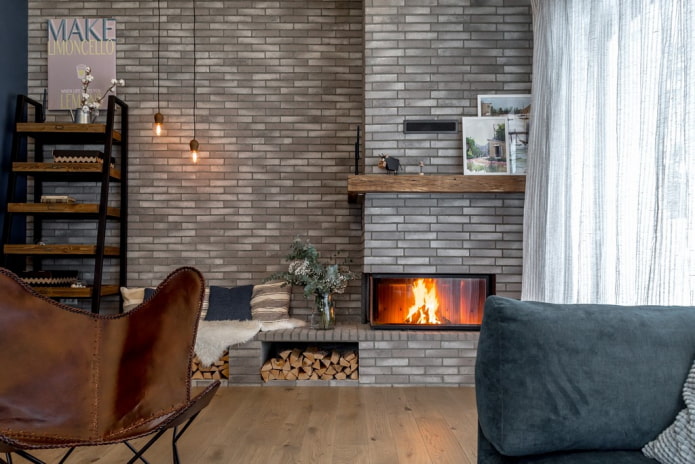 cheminée avec revêtement en carreaux de clinker