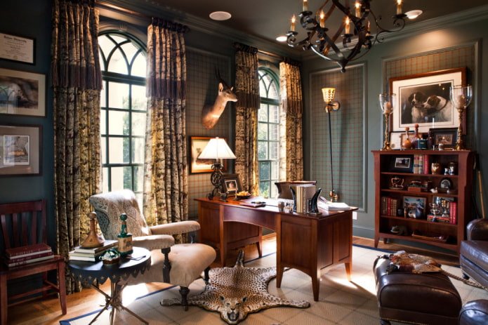 bureau de style colonial