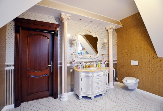 Colonnes dans la salle de bain