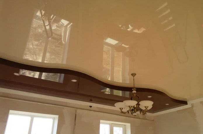Structure de plafond tendu beige-marron