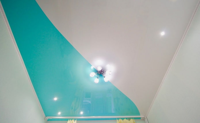 Structure de plafond tendu turquoise et blanc