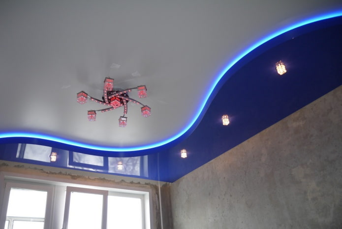 Structure de plafond tendu avec rétroéclairage