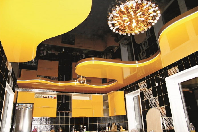 Structure de plafond tendu noir et jaune