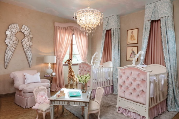Aménagement de chambre pour deux filles nouveau-nées 