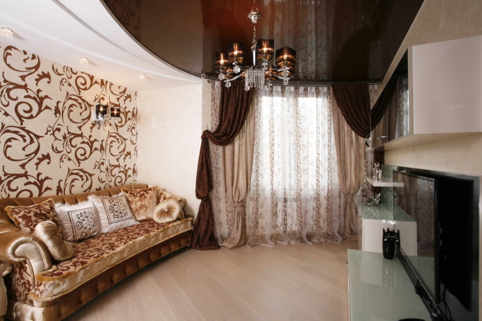 Structure de plafond marron dans le salon