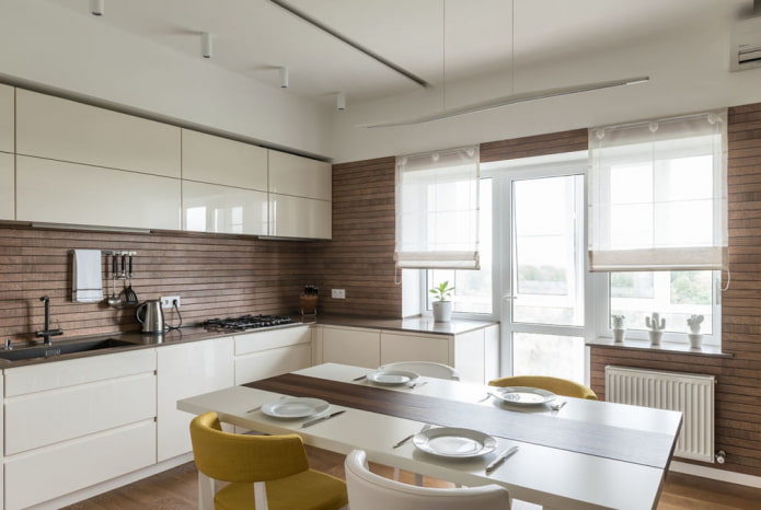 Stores romains dans la cuisine