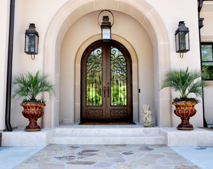 Portes d'entrée à deux vantaux