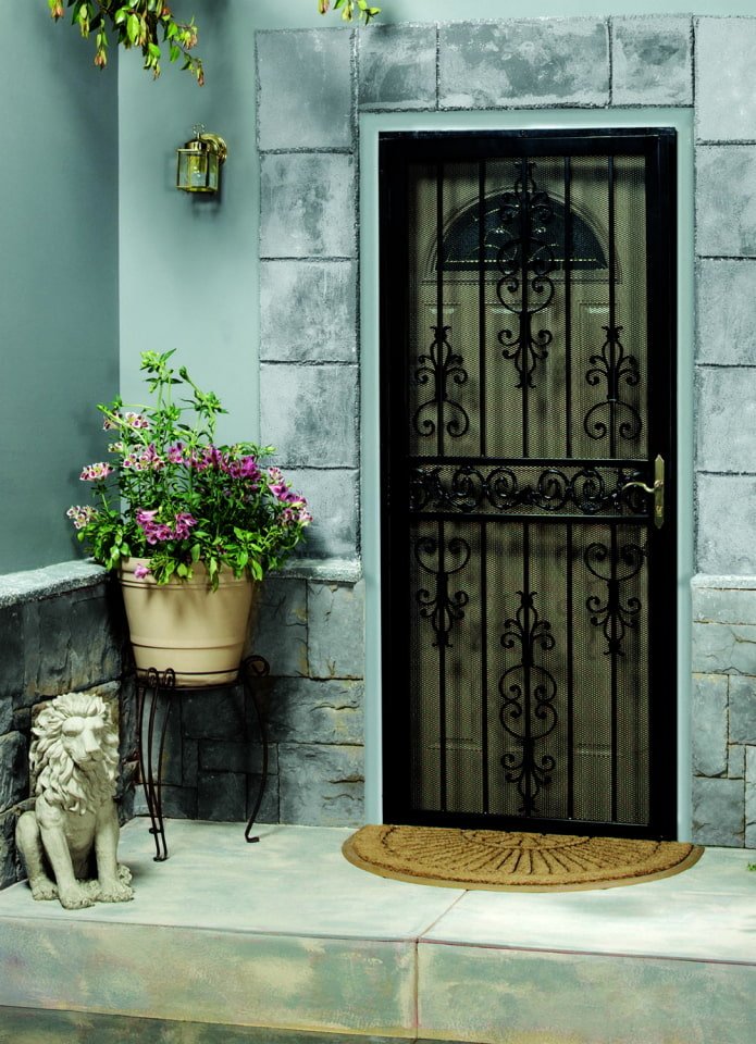 Porte à croisillons