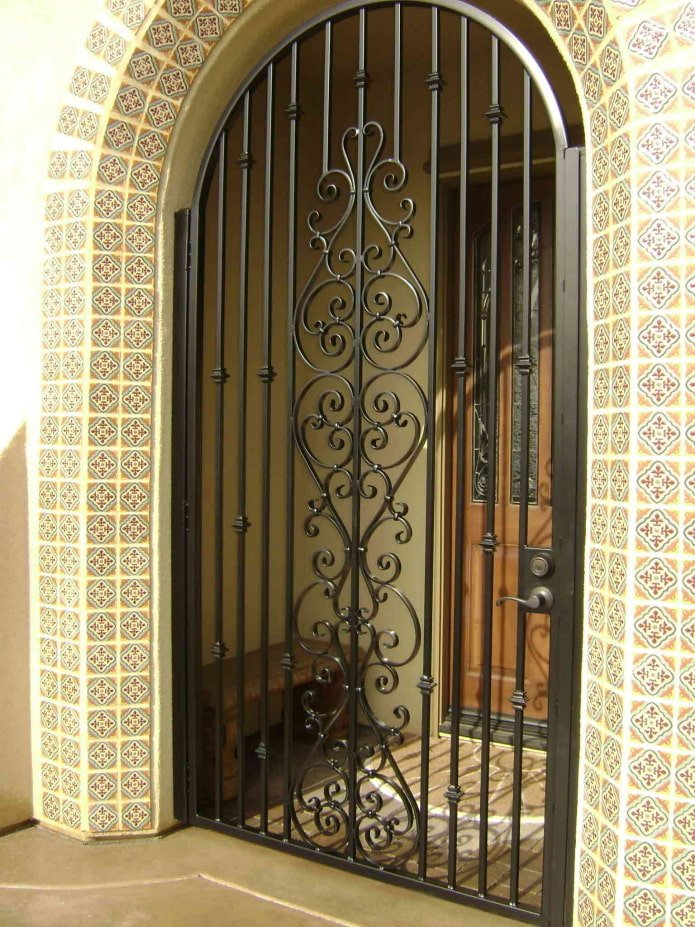Porte à croisillons
