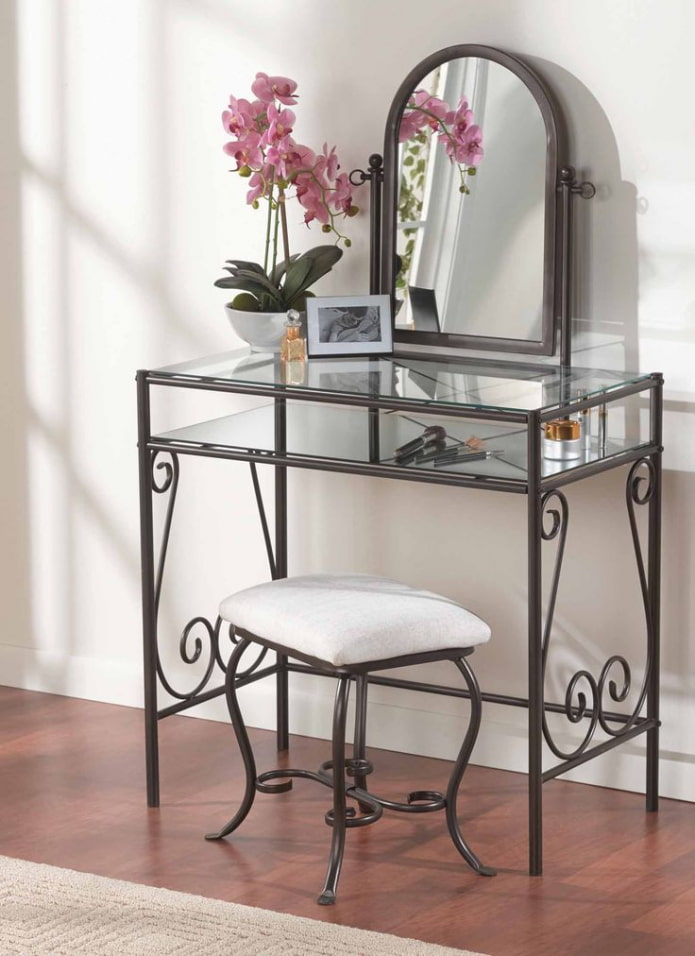 coiffeuse forgée à l'intérieur