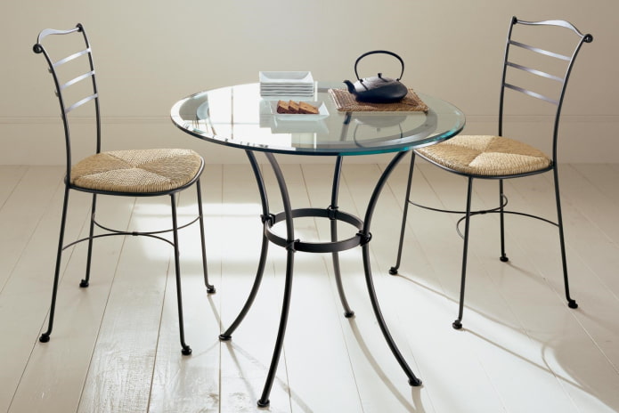 Table ronde forgée à l'intérieur