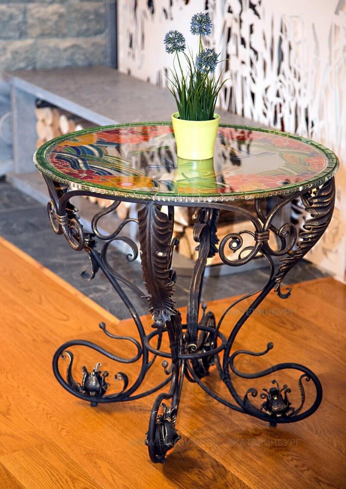 table avec plateau en verre
