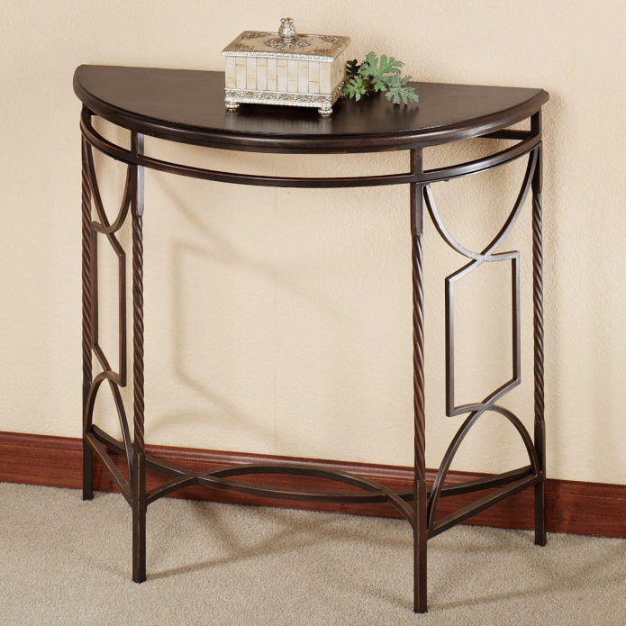 Table semi-circulaire forgée à l'intérieur