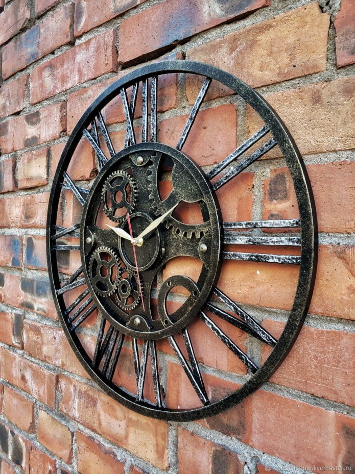 horloge forgée de style loft