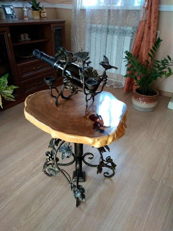 Table forgée avec dalle