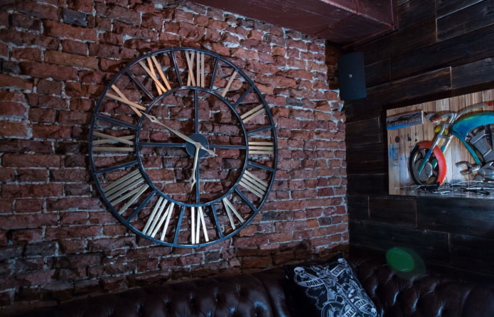 Horloge en fer de style loft
