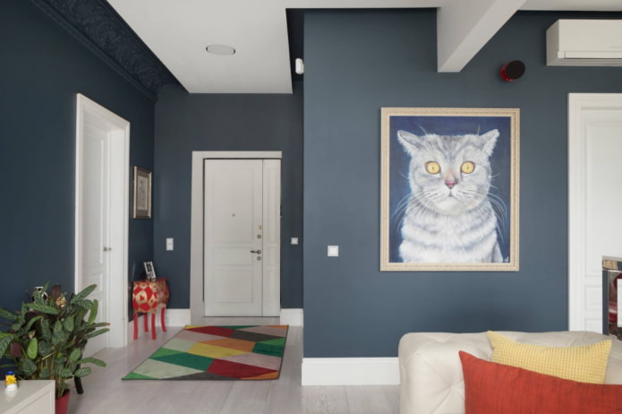 Tapis coloré dans le couloir
