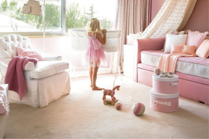 tapis dans la chambre d'enfant