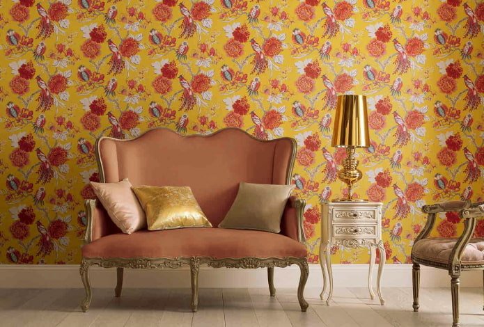 Papier peint rouge et jaune avec des fleurs