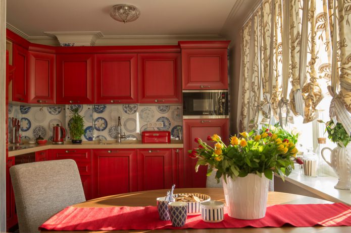 Ensemble de cuisine mat avec tablier en verre imprimé