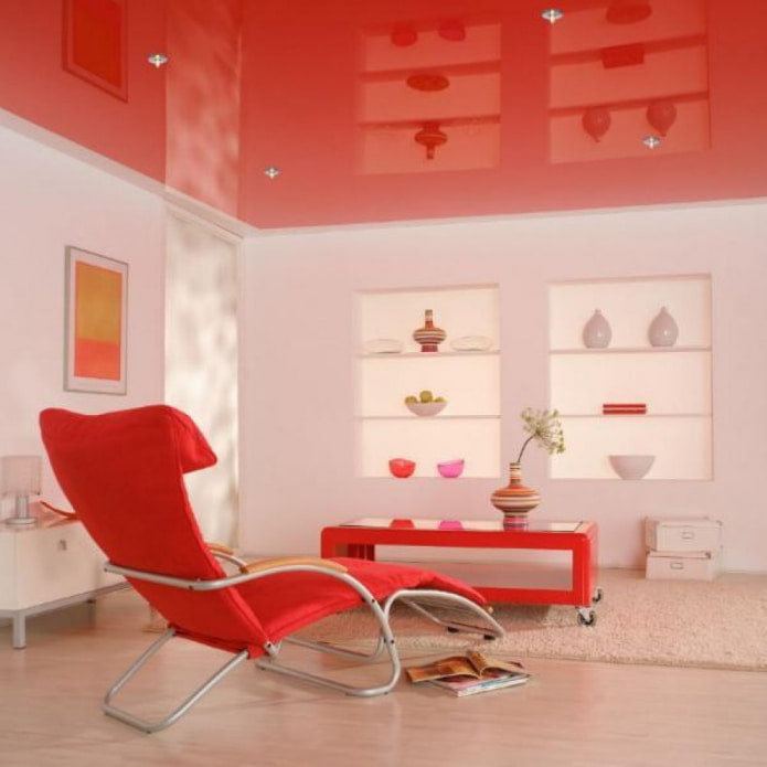 plafond tendu dans un intérieur clair