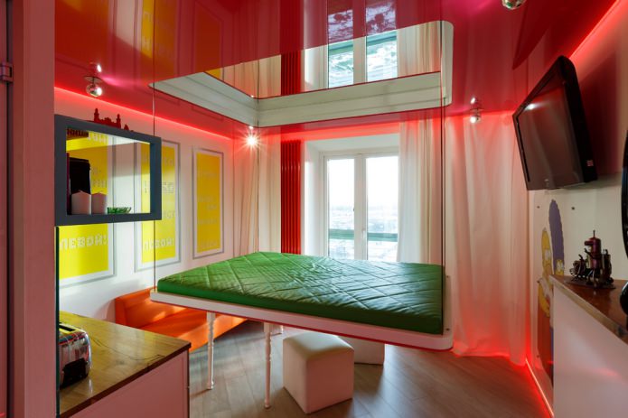 plafond tendu rouge brillant à deux niveaux