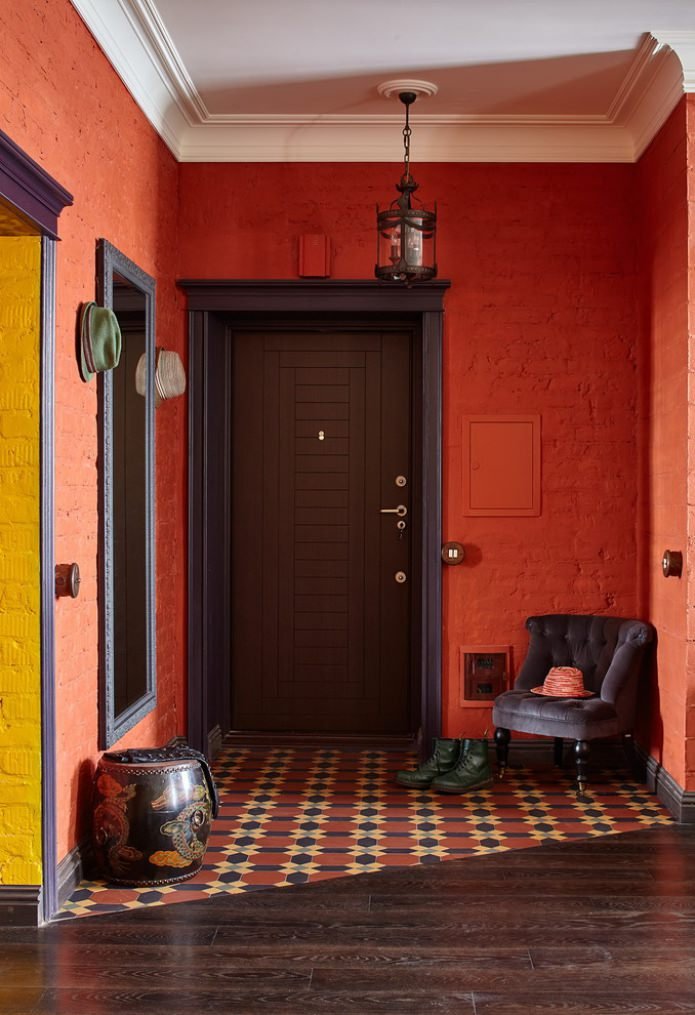 Couloir en rouge tons