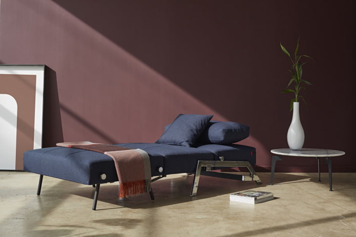 chaise pliante de style high-tech