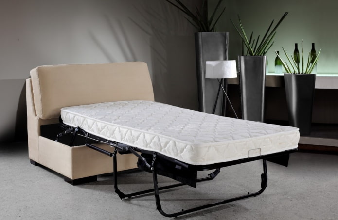 chaise pliante de style minimaliste