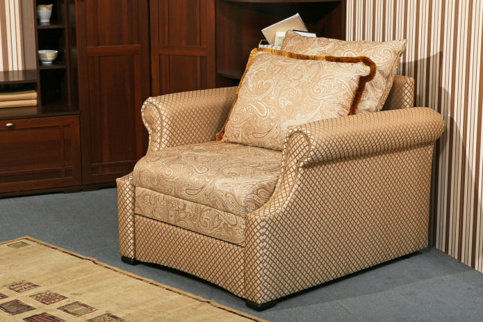 Chaise pliante de style classique