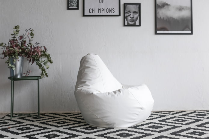 fauteuil en forme de poire