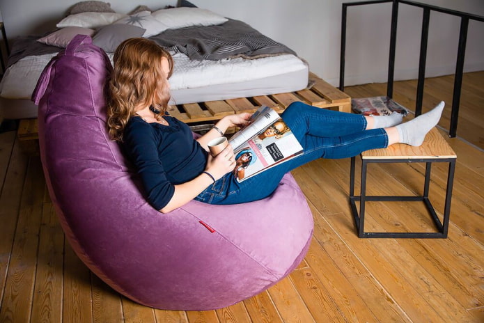 pouf dans la chambre
