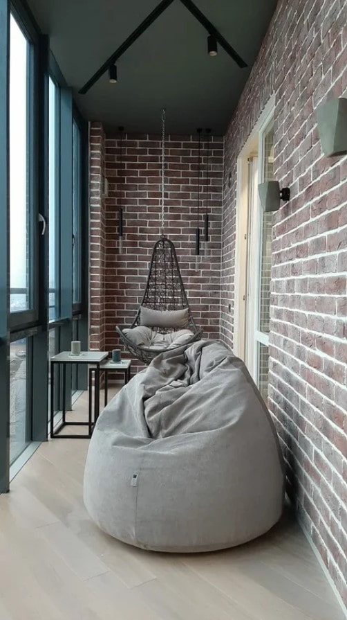 Mobilier pour un balcon étroit