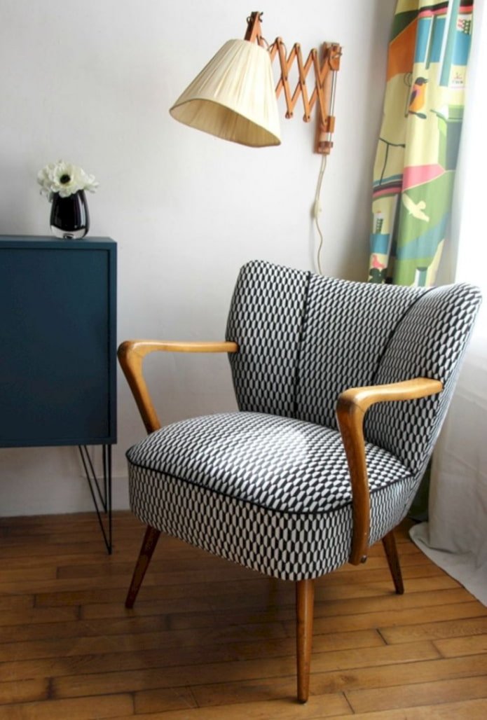 chaise dans le style des années 50