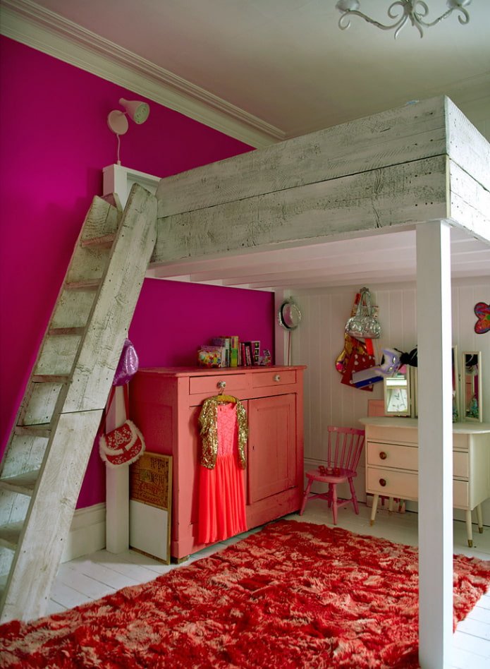 Lit mezzanine avec escalier