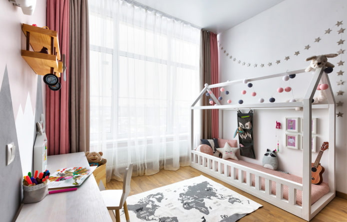 Lit en forme de maison de style scandinave