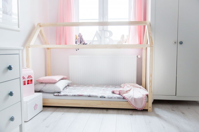 Lit en forme de maison de style scandinave