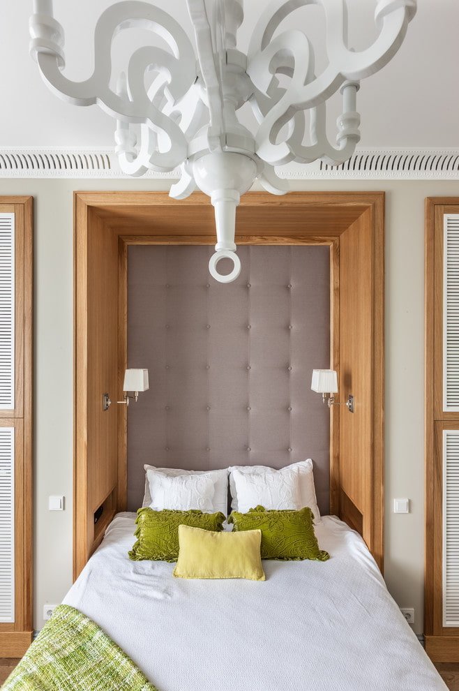 niche en plaques de plâtre avec un lit à l'intérieur