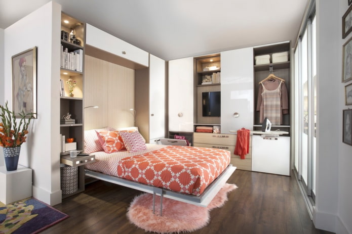 Lit transformable à l'intérieur