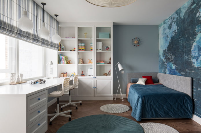 lit avec deux têtes de lit à l'intérieur